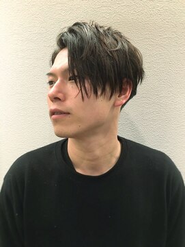 プチカシェット(petite cachette) 前下がりかき上げスタイル