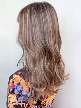 アイティー バイ アルバム 中野店(IT by ALBUM) ハイライトロング_くびれミディイヤリングカラー_ba319711