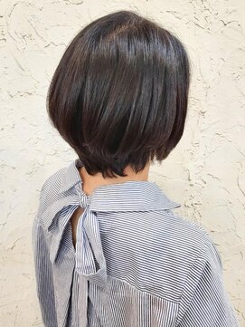 フロール(Flor) 【flor 戸塚】*大人前下がりショート+アッシュブラウン*