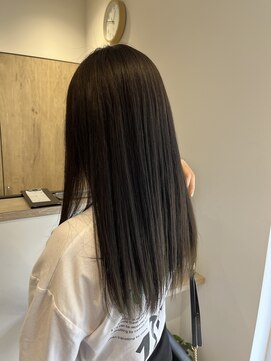 アズール 草加(azule) 赤み消し　オリーブブラウン　ツヤ髪スタイル