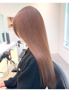 ジゼラ(GISELA) 暖色ミルクティー ハイトーン 透明感カラー