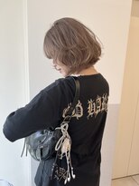 ヒュー 広島(HEW)&nbsp;20代30代ハイトーンダブルカラーベージュヘア