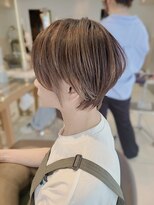 ロハスバイケンジ(LOHAS by KENJE)&nbsp;小田急相模原くびれショート　大人白髪ぼかしハイライト