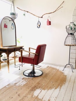 ココヘアデザイン(COCO.)の写真/【指扇駅/徒歩5分】”年齢とともに変化していく”大人女性のお悩みに寄り添い、丁寧に仕上げます。