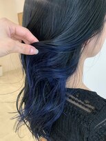 リリィ ヘアデザイン(LiLy hair design)&nbsp;【minami】インナーカラー／ネイビーブルー