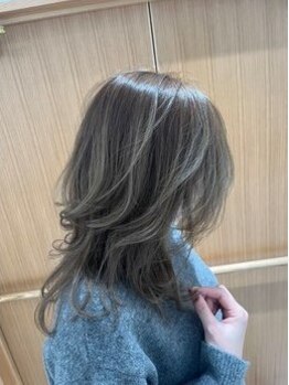 シュラッグ(shrug)の写真/骨格や髪質を見極め、お客様に合ったご提案とカット技術で、再現性の高いスタイルを実現！