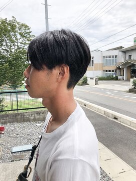 ヘアーアンドネイル ガレージ(GARAGE) メンズ前下がりショートスタイル