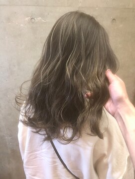 キー(key) アッシュベージュ