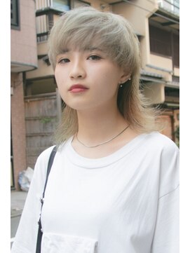 ジェスター(JESTER) ウルフボブ シルバーカラー