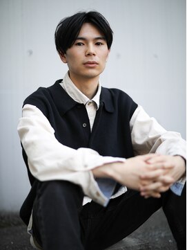 ジョニー ワンノート(Johnny Onenote) 黒髪センターパート◎マッシュ×ブルーブラック《堀江臣吾》