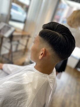 アンダーバーホワイトモデ 河内長野(_WHITE mode) ☆スキンフェード　千代田×河内長野市