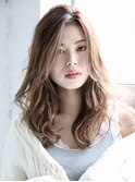 女性らしさを満喫できるロングヘア　3