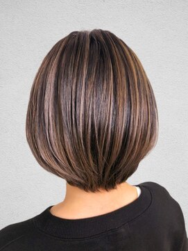 エコモ ヘアー(E Komo hair) ハイ＆ローライト_ブロンズカラーボブ