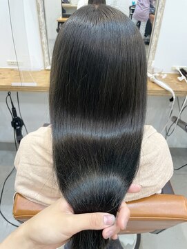 ネイヴィル(navile) ブリーチなしのオリーブグレージュ