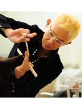 ウェーブインターナショナル 二の宮店(WAVE INTERNATIONAL)&nbsp;浅川 朋保