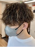 ツイストスパイラルパーマ波巻きスパイラル刈り上げマッシュ