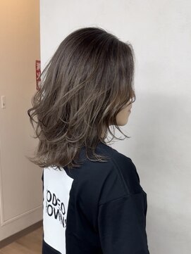 ヴィフ 大船(VIF) レイヤーカットくびれヘアカット白髪ぼかし脱白髪染めハイライト