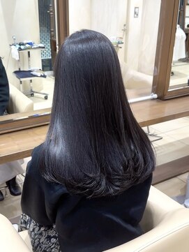 ザック ヴィ(ZACC  vie) レイヤーカット/セミロング/艶カラー/学割U24