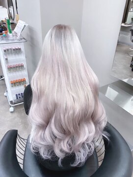 エミーバイモアムー(Emmie byMoremuu) ［南越谷YU-TA］ホワイトギャルカラー