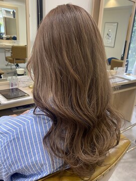 アンフレール ミルクティーベージュ/大園芽依