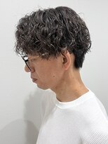 ヒュイル バイ ニアウ(Hwyl by Niau) メンズマッシュパーマニュアンスパーマスパイラルパーマ刈り上げ