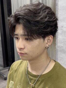 フィフス 大分(fifth) 大分メンズツーブロック刈り上げセンターパートフェザーパーマ