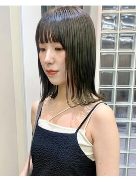 ヨーク(yoke) 外ハネボブ/ミディアム/オリーブカラー