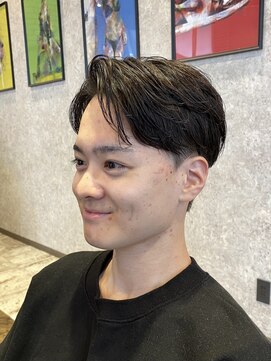 ステレオ ヘアデザイン 安城店(STEREO HAIR DESIGN) センターパート×刈り上げ（10月）