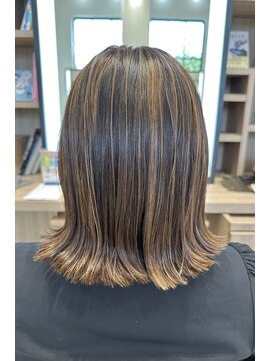 ディーボーイ 健軍店(D-BOY) レイヤーボブ/オレンジ/ハイライト/イヤリングカラー