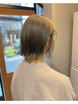 イオエ 元町(ioe) 黒髪/グレーベージュ/レイヤーロング/アッシュカラー/髪質改善