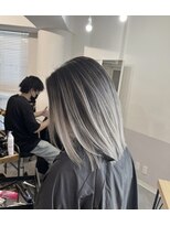 ピヨン 心斎橋(piLLon)&nbsp;バレイヤージュ☆ホワイトシルバー