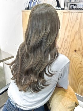 リラ バイ ミラ 新宿(LILA by MILA) ブリーチなし透明感カラー/韓国風こなれミディ/髪質改善/新宿