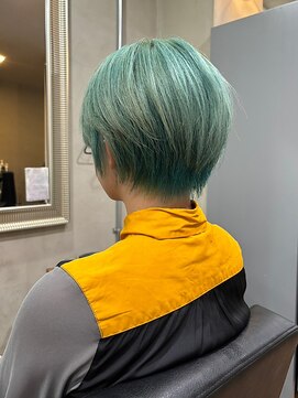 ヘアプレイスソル (HAIR PLACE SoL) ブリーチカラー/ミントグリーン/ショート