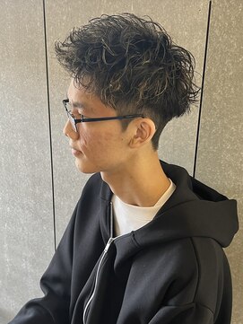 ニアウ 太田店(Niau) メンズナチュラルショートハイライトメッシュクリームパーマ