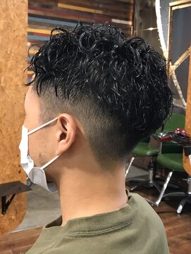 ゴーズゴー 吉祥寺(e)店(go s go) 似合わせカット/ 刈り上げパーマ/かき上げ/スキンフェード