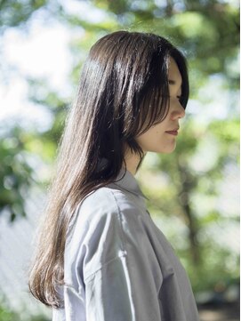 本と美容室 真鶴店 エフォートレスなイメージのロングレイヤースタイル