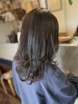 ヒュッゲ(Hygge)&nbsp;セミロング　レイヤー　グレージュ