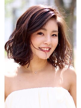 フィックスヘアー なんば(FIX-hair) ふんわりフェミニンボブ