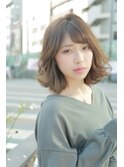 ベージュ