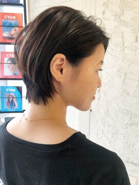 ペネロープ(Penelope) ［新宿］ハンサムショート/ショートカット/アッシュ系 担当 夕島