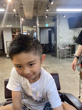 ハチアンドコー(HACHI&CO.) 1人で大人しく座ってられるキッズカット