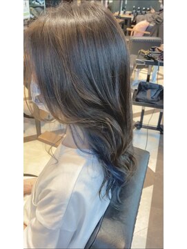 レジーナ トリドール(REGINA Tri'or) アッシュグレー×インナーブルー　角川裕太