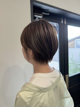 ラヴィン(LOVIN’) 丸みショート/アッシュベージュ/透明感カラー