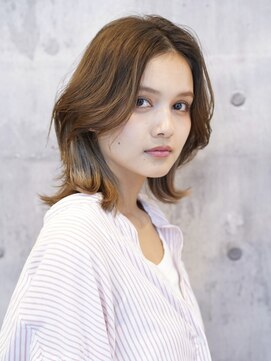 アイスバーグ(eyesburg) 10代20代30代大人可愛い艶感インナーカラーミルクティーベージュ