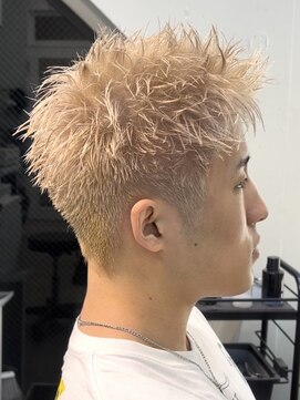 エース(ACES) 金髪×垢抜けスパイキーショート×ブリーチ短髪