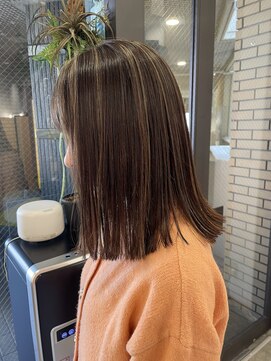 アールヘア ナチュラルアンドオーガニックサロン ハイライト×ロングボブ【オーガニックサンドグレージュ】