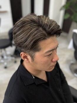 グリッター(GLITTER)の写真/男性の為の身だしなみサロン《GLITTER》仕事帰りにも通えて,お休みは趣味や家族の時間で充実できるのも魅力