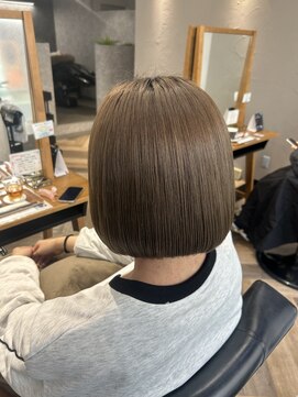 マーレ(MARLE./) 毛量が多くても広がらないボブ