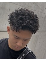 イーラ アメ村店(era)&nbsp;サーフバック　ツイストスパイラル眉カットメンズパーマ