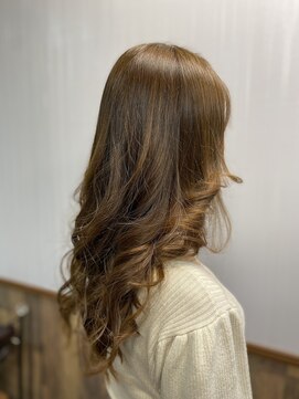 サロンボンボン(Salon Bon Bon) エレガントかつ色っぽく素敵に